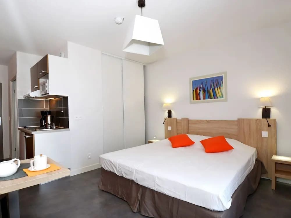 Modern Flat Near the Beach - Photo 4