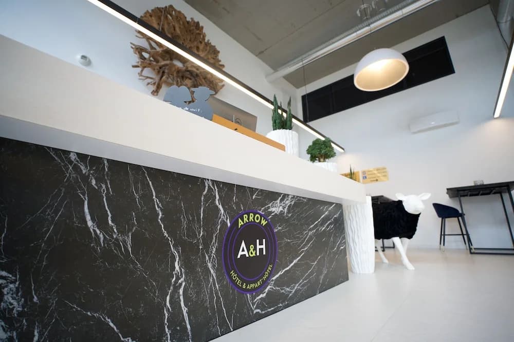 Arrow Hotel - Photo 2