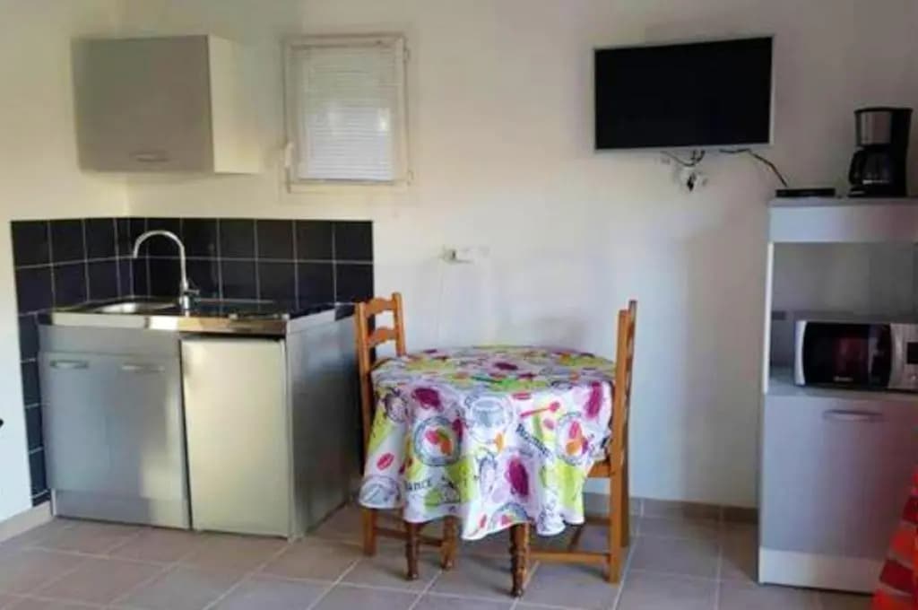 Maison de 2 chambres avec jardin clos et wifi a Martigues a 1 km de la plage - Miniature 7