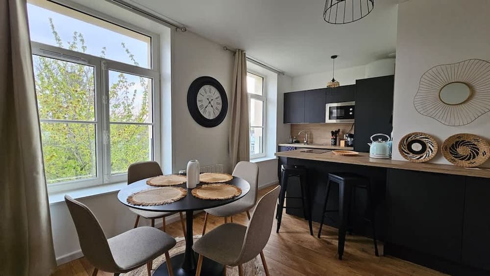 Elegant Apartment in a Luxury Residence - Miniature 6