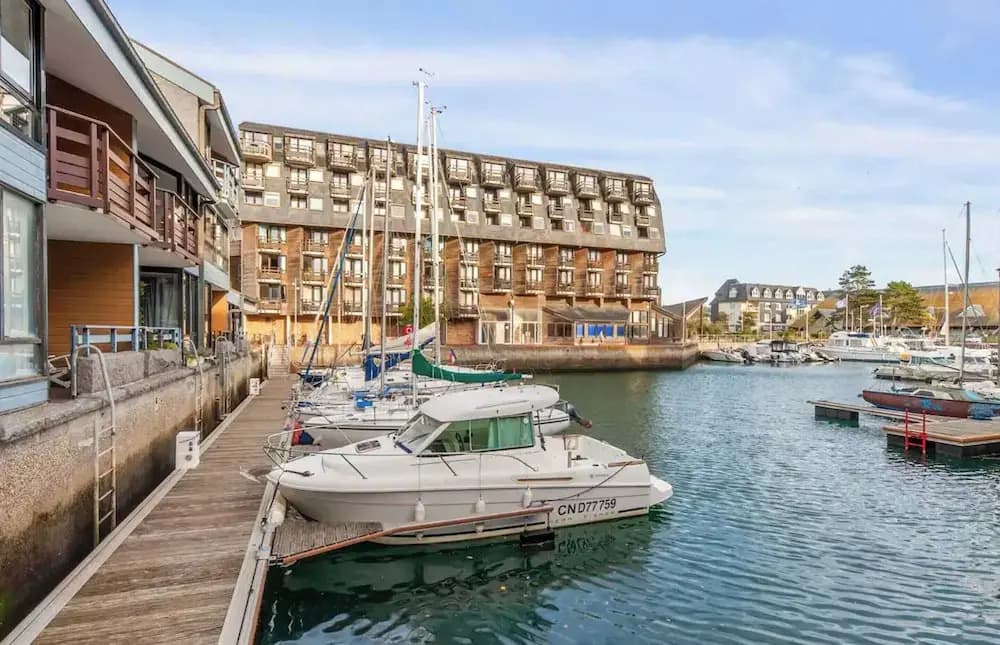 Beautiful Renovated Studio on Port de Deauville - Miniature 8