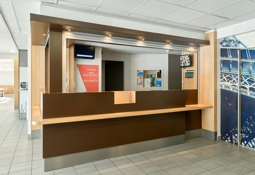 B&B HOTEL Orly Rungis Aéroport - Photo 2