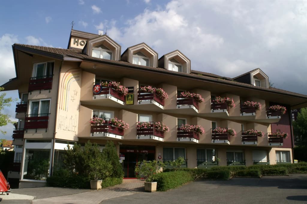 Logis Hôtel Arc en Ciel - Photo 1