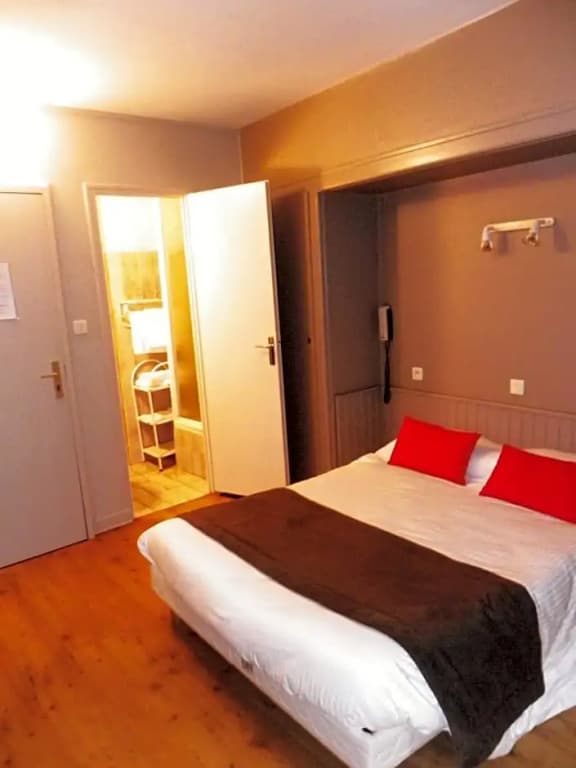 Hôtel Du Port - Photo 2