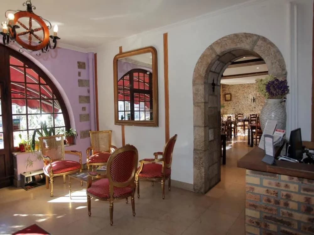 Hotel le Chapeau Rouge - Photo 2