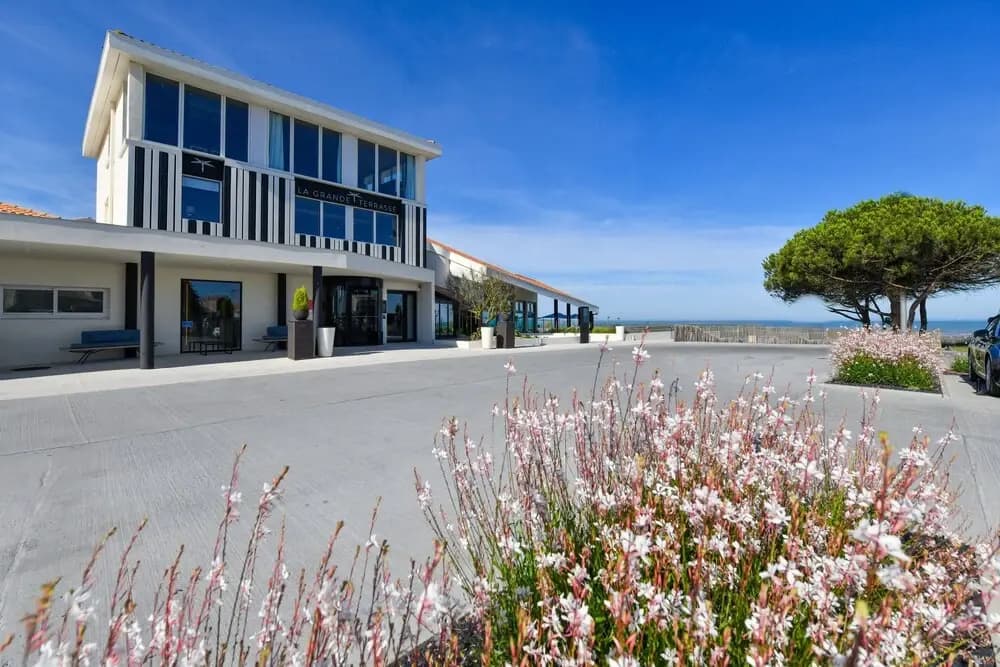 Mercure Les 3 Iles Chatelaillon Plage - Photo 1