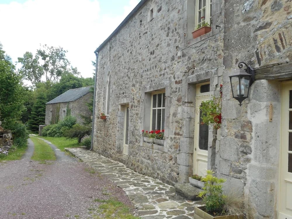 Prieure St Pierre de La Luthumiere - Photo 1