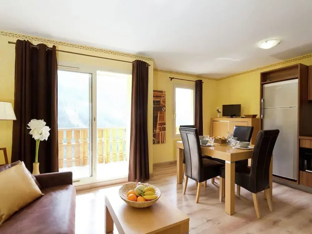 Chalet in Isola Near Ski Slopes - Photo 1
