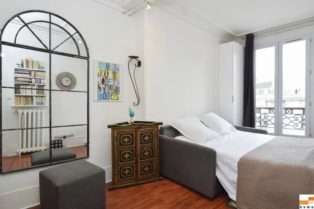 204340 - A two-room apartment with traditional chic style in the Marais - Photo 3