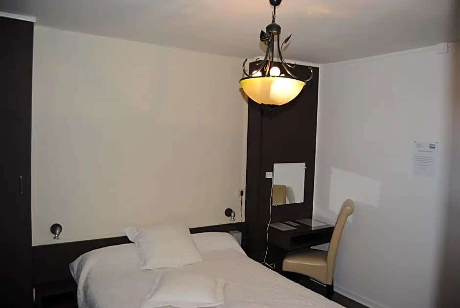 Hotel Restaurant Les Templiers - Photo 4