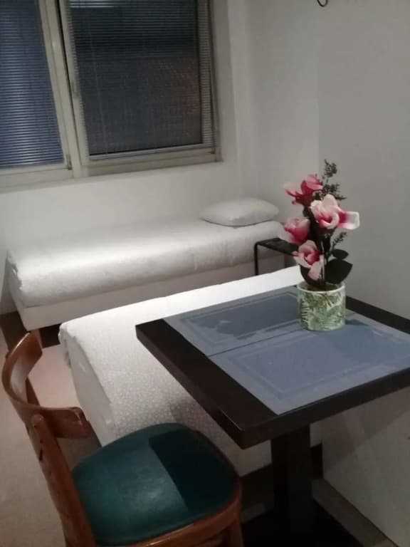 Apparthotel Area, Studios avec Salles de bains et kitchenettes privatives et Chambres avec cuisine et salle de bains commu...