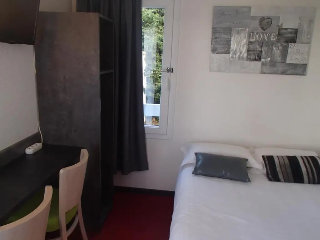 Brit Hotel Essentiel Albi Parc des Expos - Photo 3