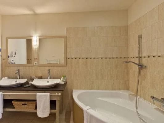 Hotel-restaurant Les Caudalies - Miniature 6