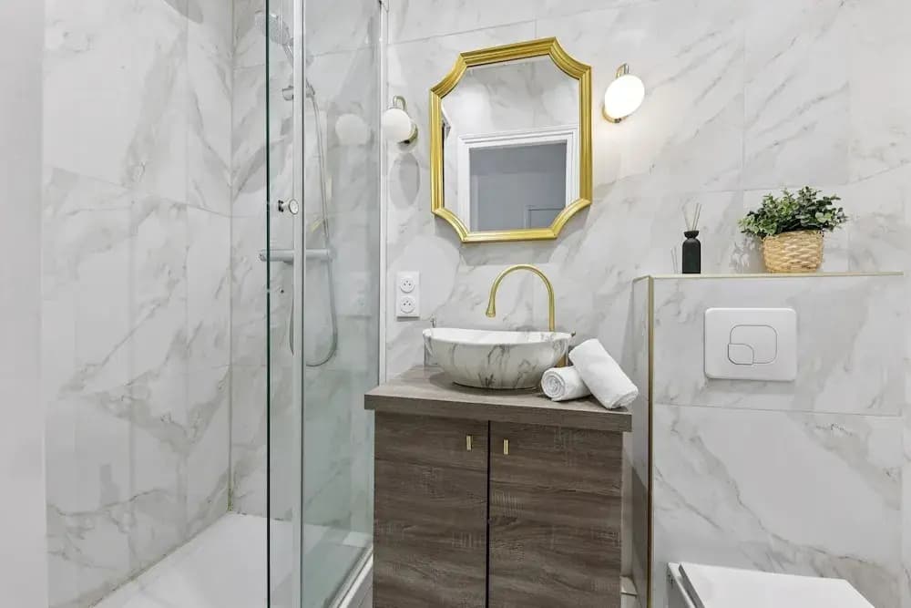 Classy 1BR - Elysee & Madeleine Area - Miniature 6