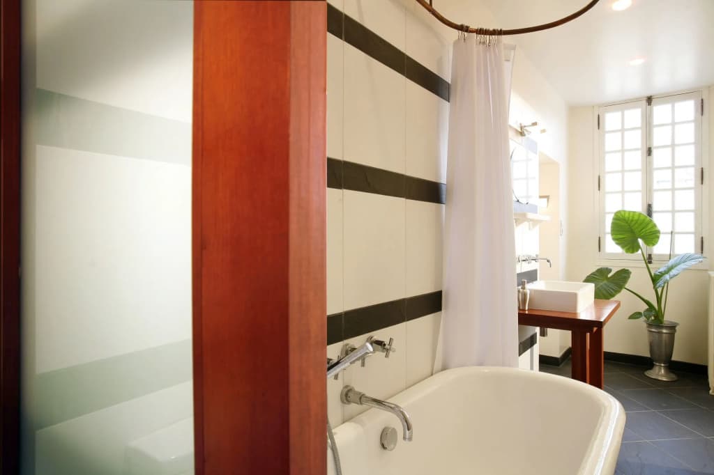 La Porte Rouge - The Red Door Inn Chambres d'Hotes - Miniature 7
