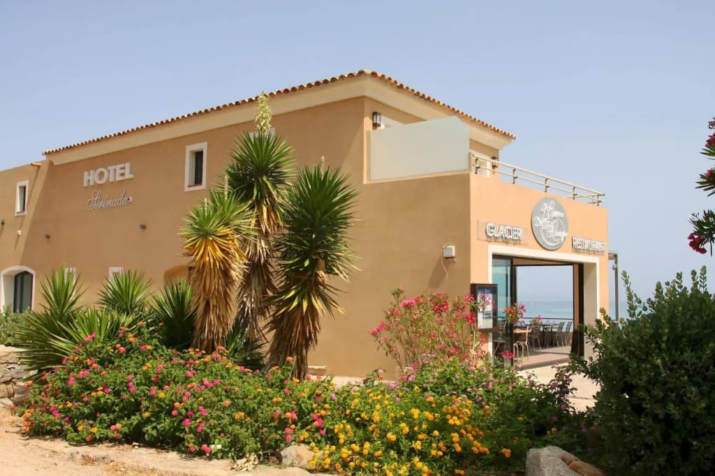 Hotel Serenada - Photo 1
