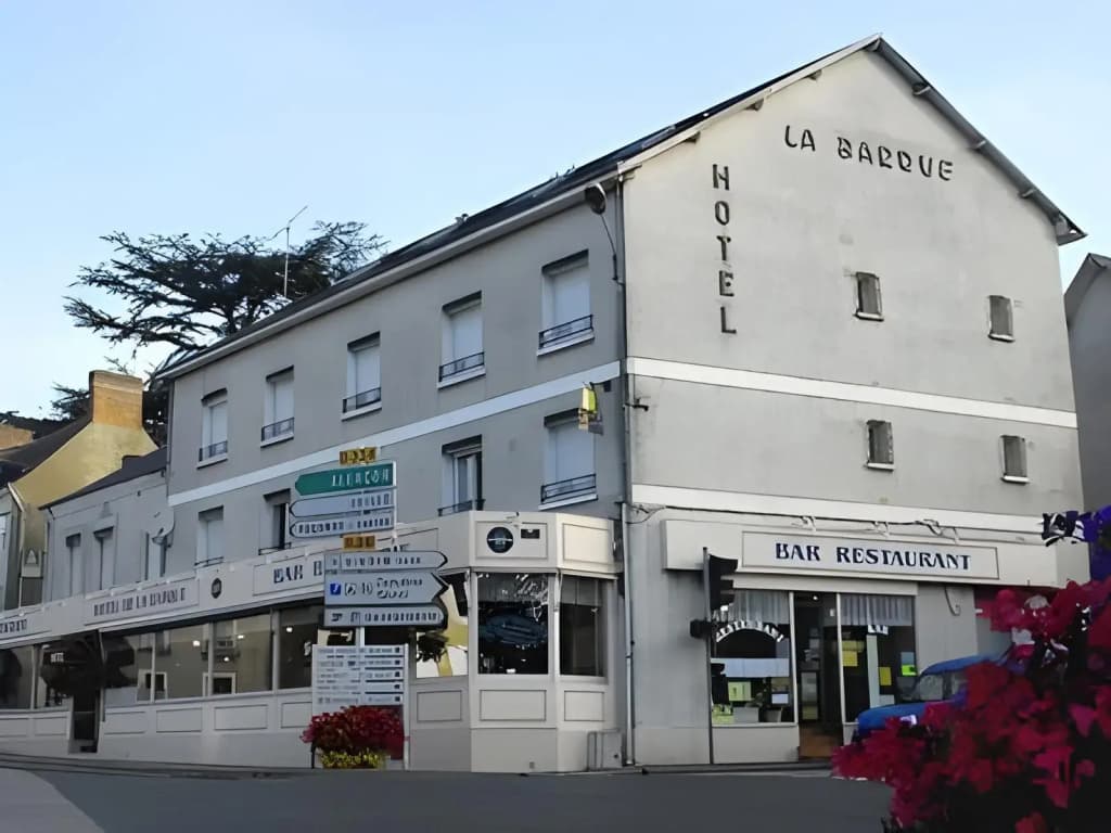 Logis hôtel de la Barque - Miniature 6
