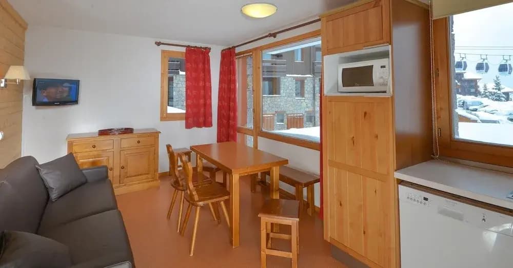 Beautiful Apartment With Balcony - Miniature 6