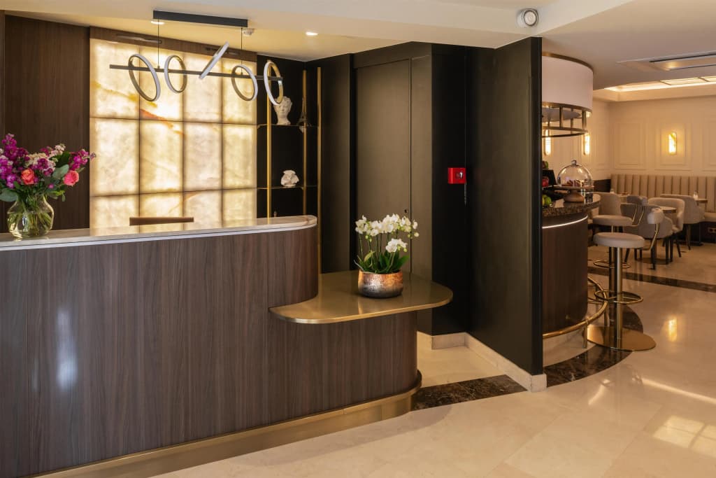 Best Western Au Trocadero - Photo 2