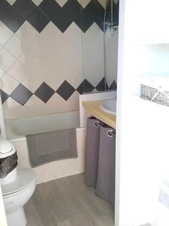 Apartment With one Bedroom in Nice, With Shared Pool, Enclosed Garden and Wifi - Miniature 8