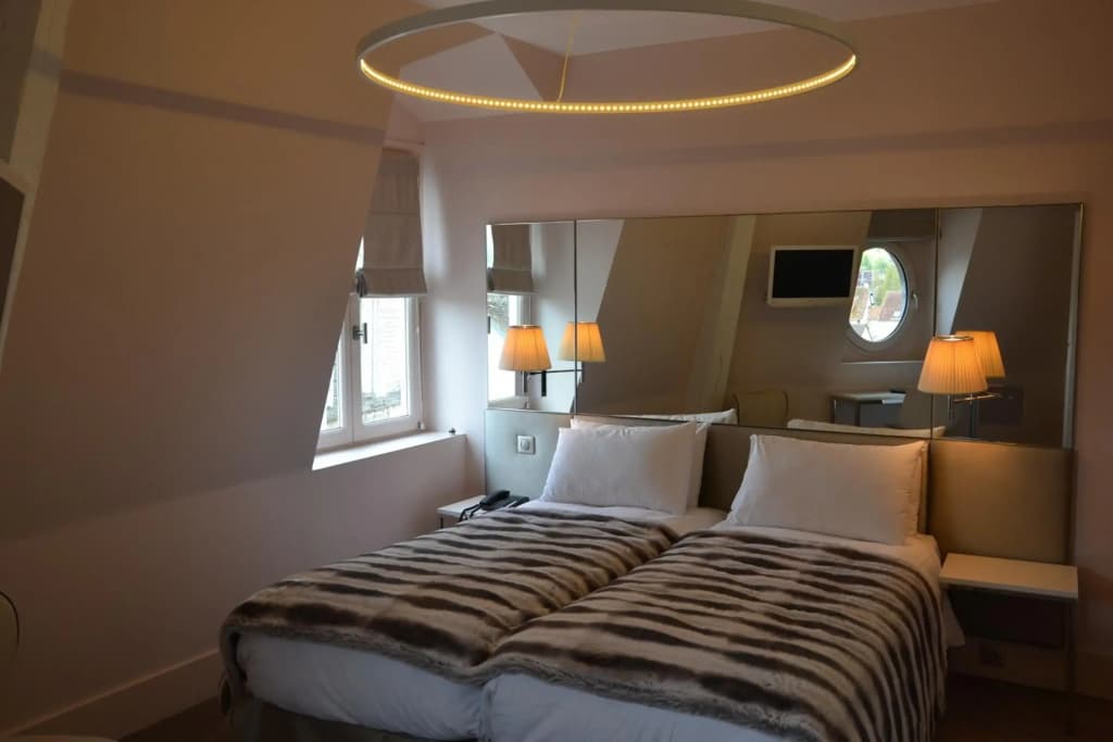 Le Cesar Hotel - Photo 4