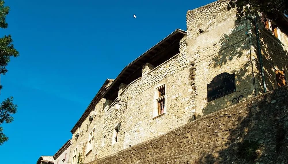 La Capitelle - Photo 1