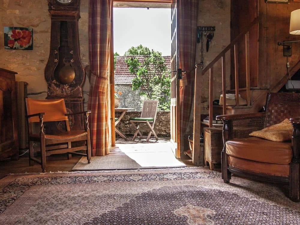 Spacious Farmhouse with private garden in Saint-Cybranet - Photo 3
