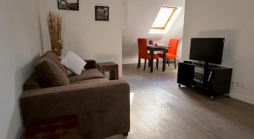 Elysée Paris Charming Flat - Miniature 7