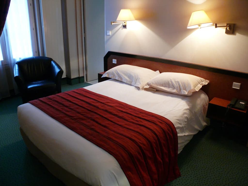Brit Hotel Le Royal - Troyes - Photo 4