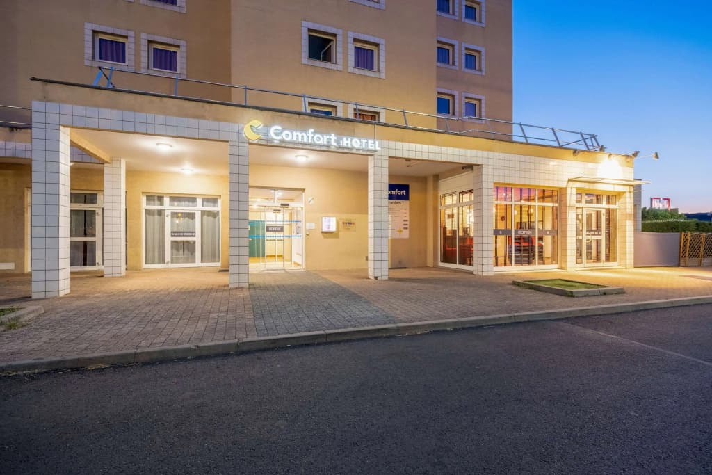 Comfort Hotel Montlucon - Photo 1