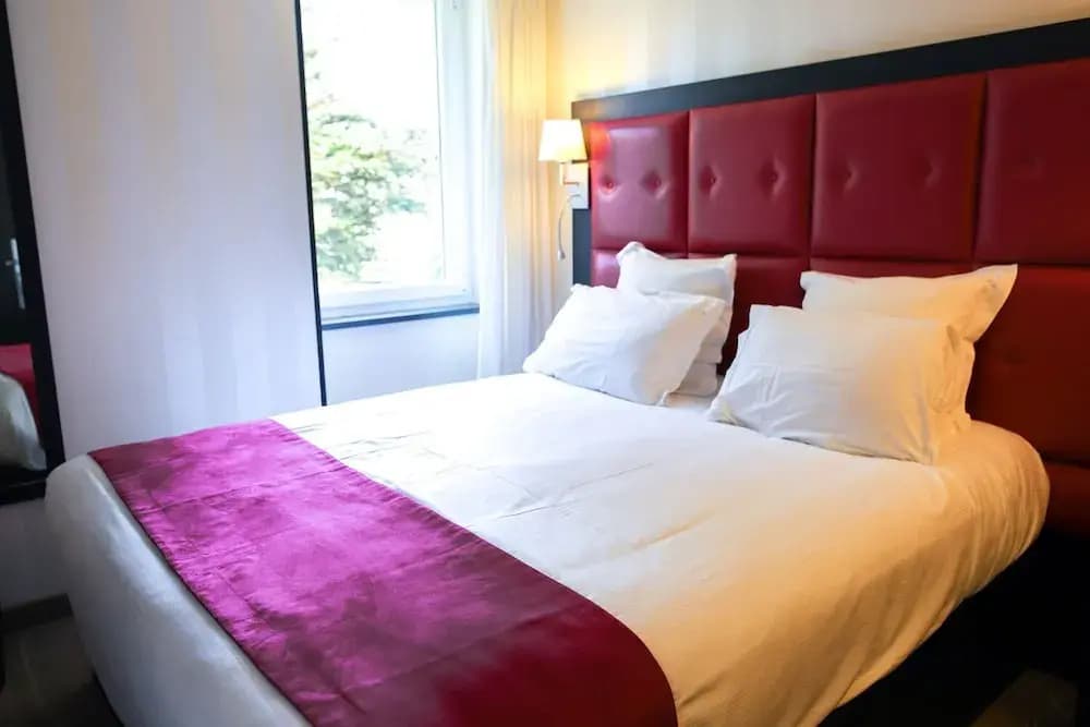 Logis Hôtel Saint-Guirec et de la Plage - Photo 2