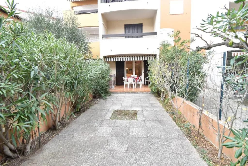 T2 avec Jardin Proche Plage Camargue Village F - Miniature 6