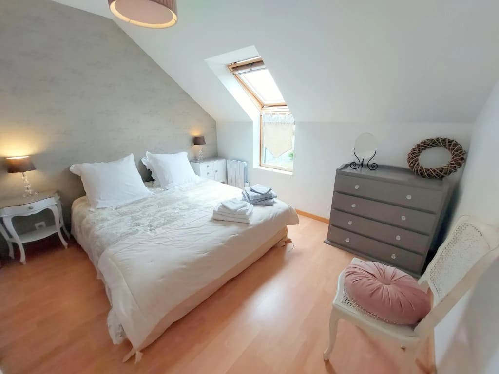 Beachfront Holiday Home in Guisseny - Photo 2