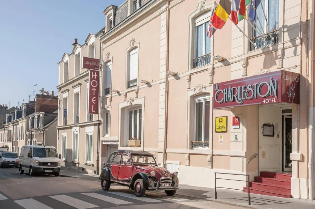 Hôtel Le Charleston - Photo 1