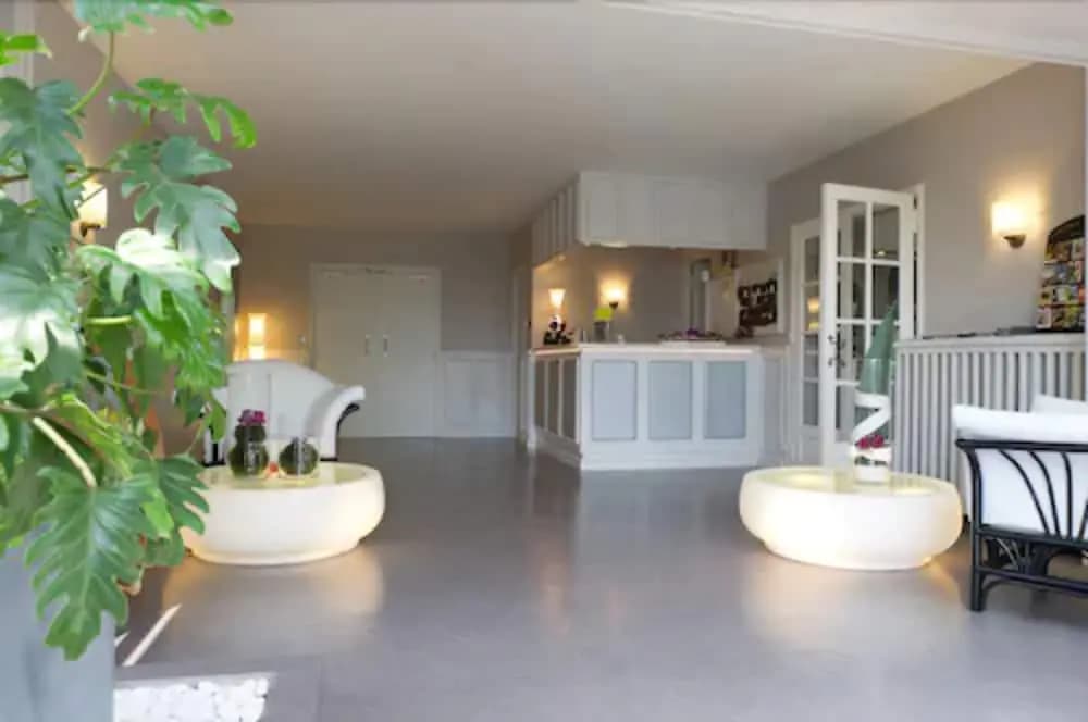 Logis Hôtel Spa Chez Camillou - Miniature 8