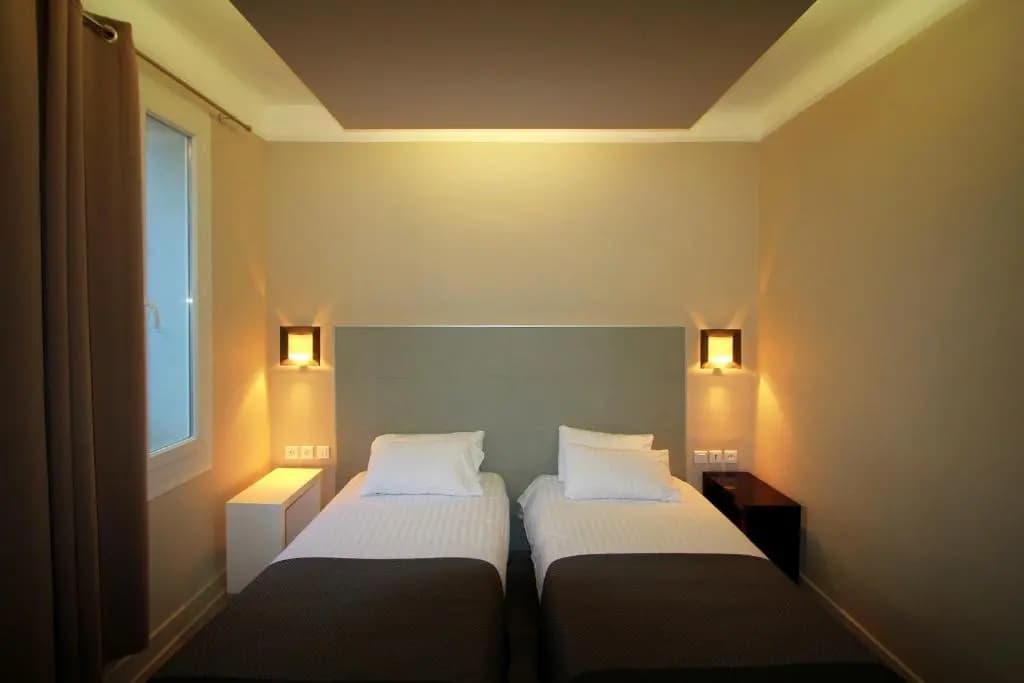 Hotel Amirauté - Miniature 7