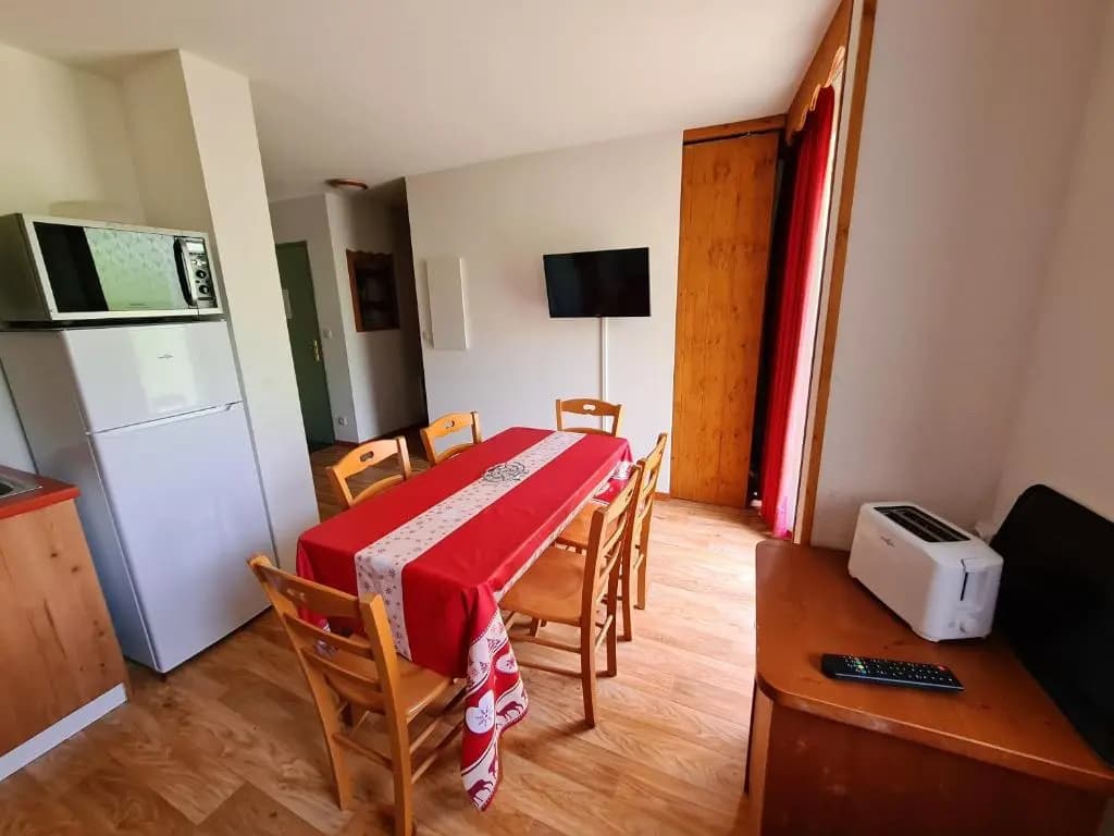 Appartement de 2 chambres a Chamrousse a 150 m des pistes avec terrasse et wifi - Photo 2