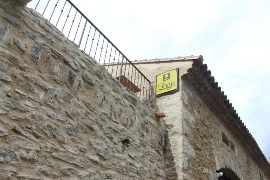 Hotel Les Cabanes Dans Les Bois - Photo 1