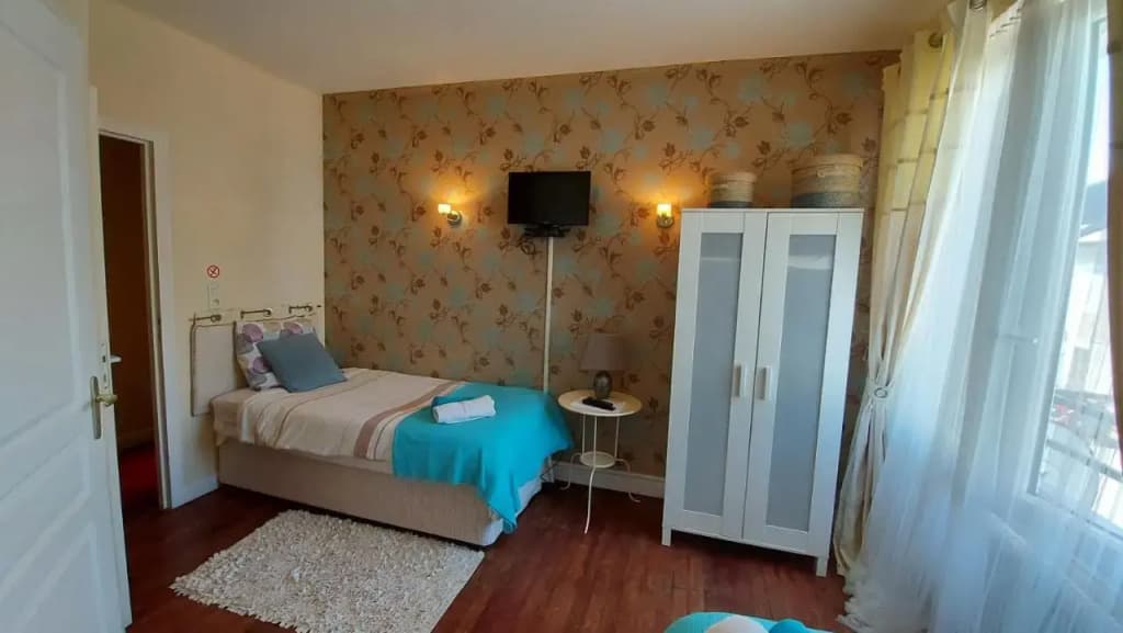 7 Bed & Breakfast - Photo 2