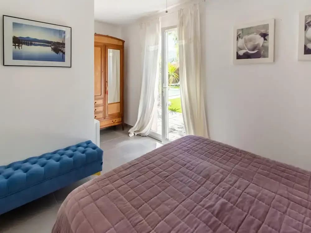 Beautiful Holiday Home With Swimming Pool - Miniature 6