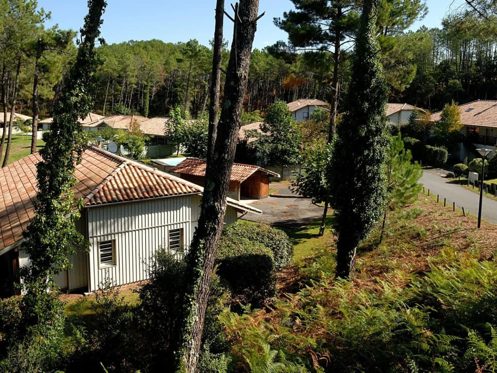 Villa With Large Garden Near Etang de Laprade - Miniature 6