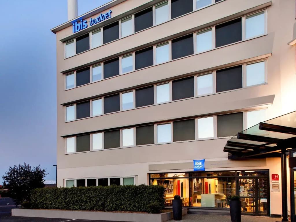 ibis budget Clermont-Ferrand Centre Montferrand - Photo 1