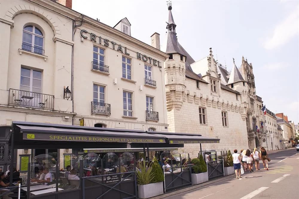 Logis Hotel Restaurant Cristal - Photo 1