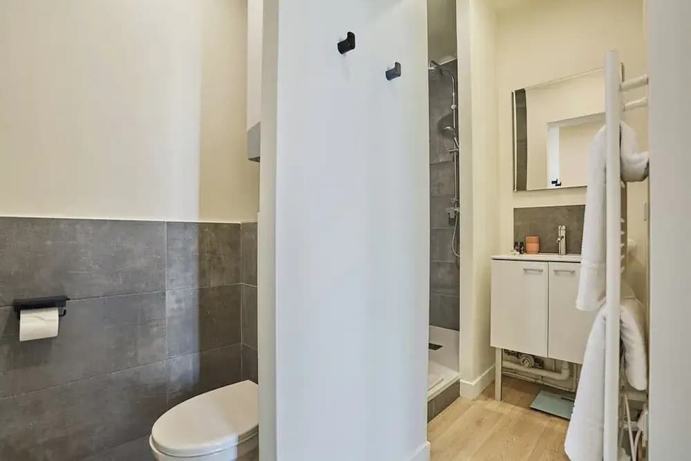 Apartment in the Center of Paris/montmartre - Miniature 7