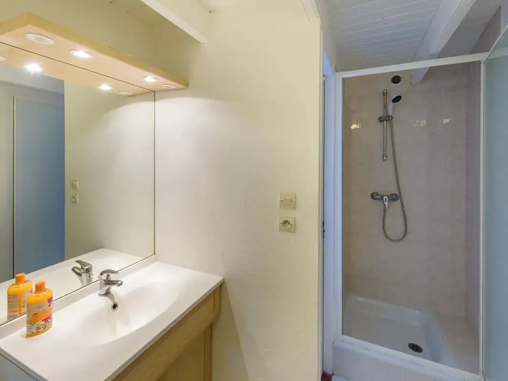 Peaceful Holiday Home in Plouguin With Indoor Pool - Photo 5