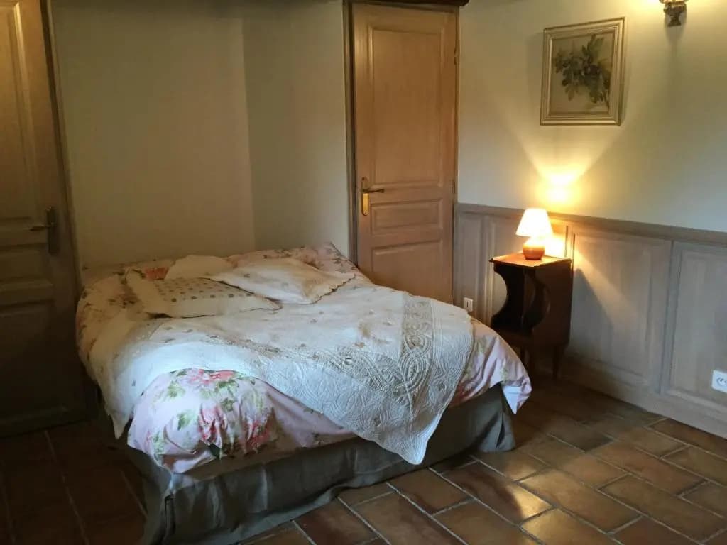 Mas Provençal Avec Une Belle Piscine Privée, Située En Campagne de Venelles, Vue Sur la Sainte Victoire, Proche D'Aix En P...