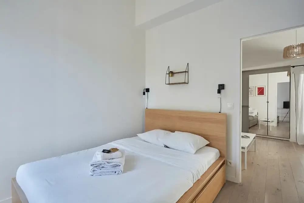 Apartment Boulogne Facing the "passage" - Photo 5