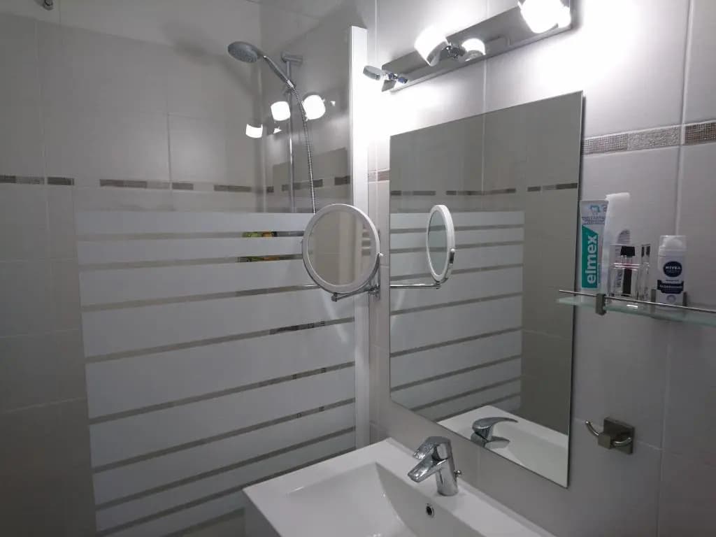 Résidence Aquaplage 45m2 front de mer plage Richelieu - Miniature 8