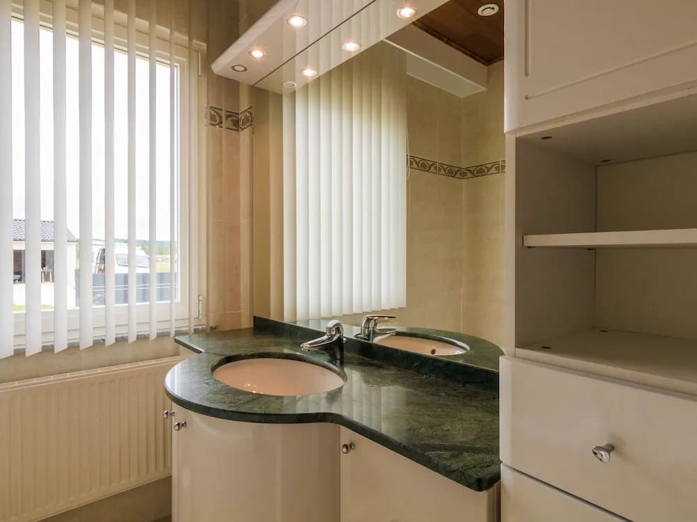 Pleasant Holiday Home With Private Pool - Miniature 8
