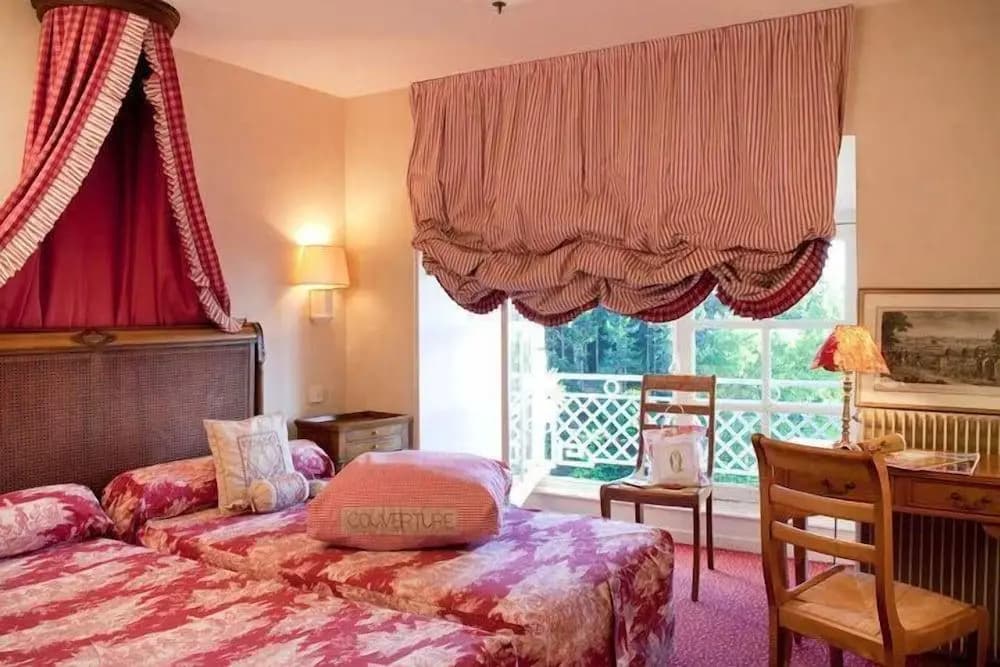 Chateau Colbert - Photo 5